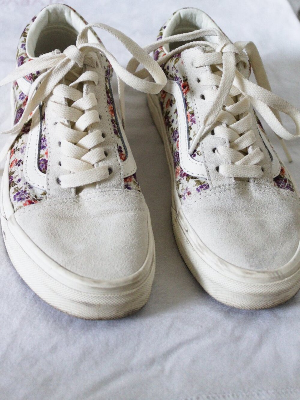 Vans size 5 Old Skool Vintage Floral Shoe